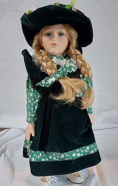 Curzon collection porcelain doll £25.00