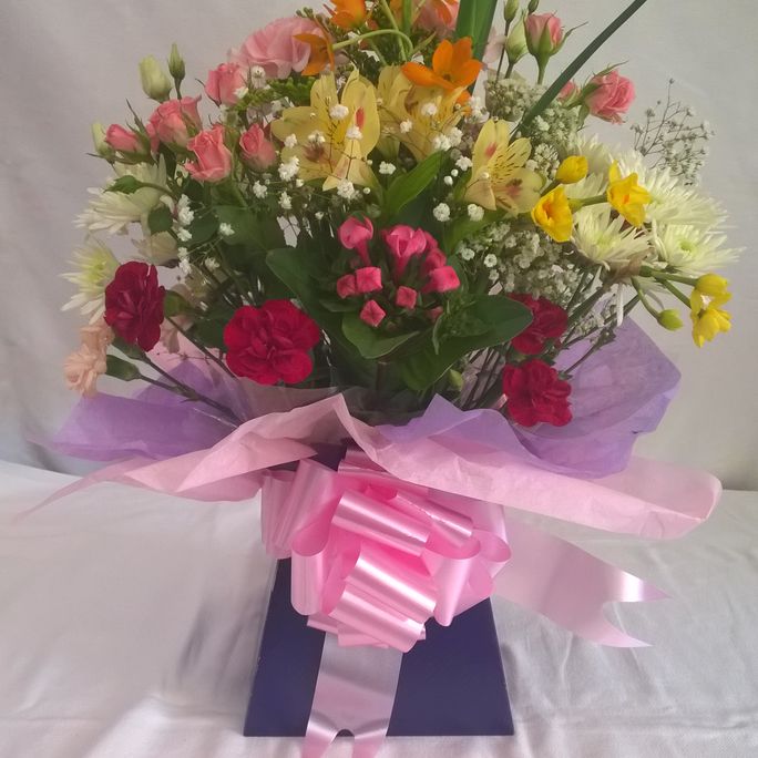 Aqua Pack Fresh Flower Bouquet 