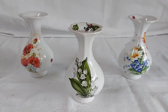 Pottery Bud Vase £17.00 each 