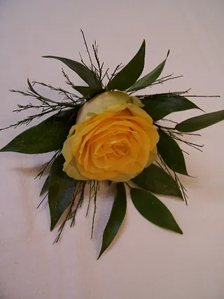 Grooms Button Hole 
