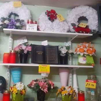 Grave Vases / Pots / Floral tributes