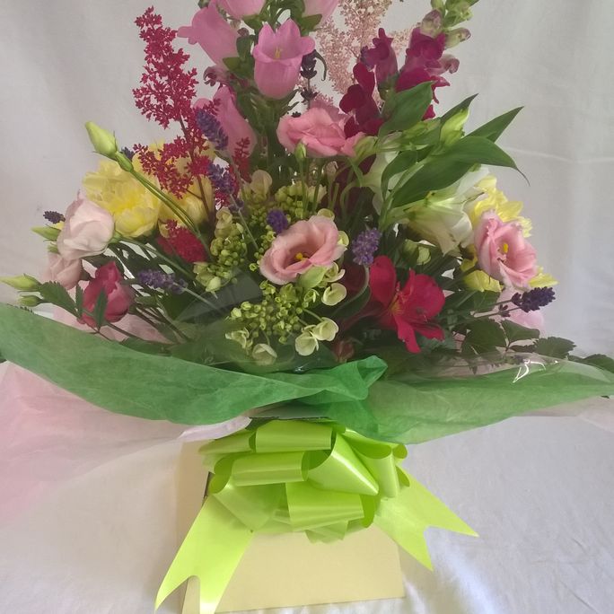 Aqua Pack Fresh Flower Bouquet in Water 