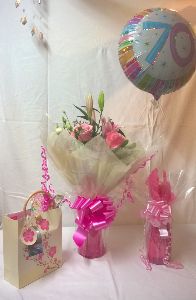 Helium Balloon / Bottle / Chocolate / Flowers 