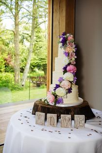 Wedding Cake flower decoration 